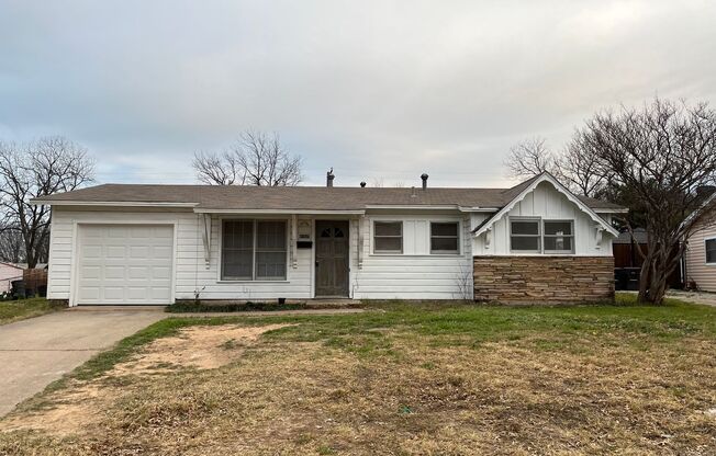 Ready for New Tenants- 3 Bedroom, 1.5 Bath in North Riverside- FWISD- 76111