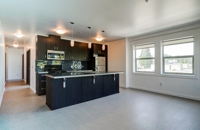 Park Place Apartments | 877 East Park Street