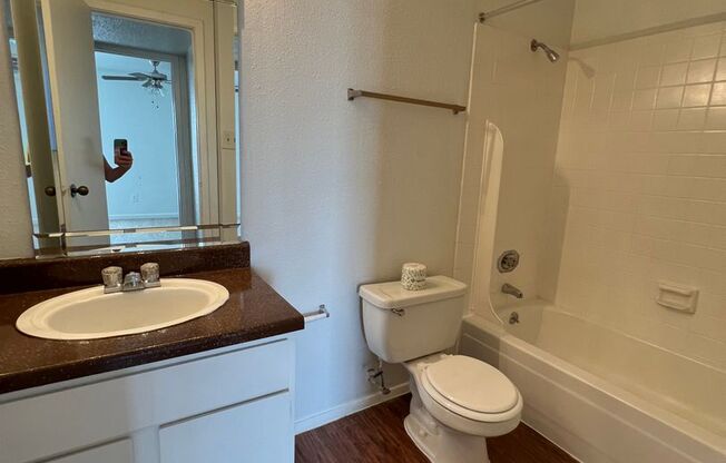 2 beds, 2 baths, 914 sqft, $1,095, Unit 22-904