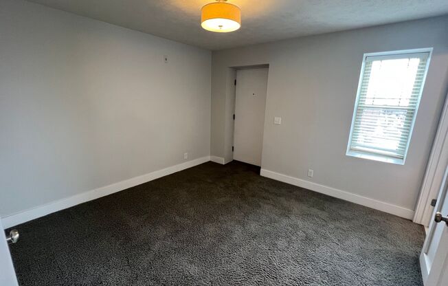 1 bed, 1 bath, 650 sqft, $1,295, Unit Unit 301 A650 Corner Unit w/Nook and Downtown View
