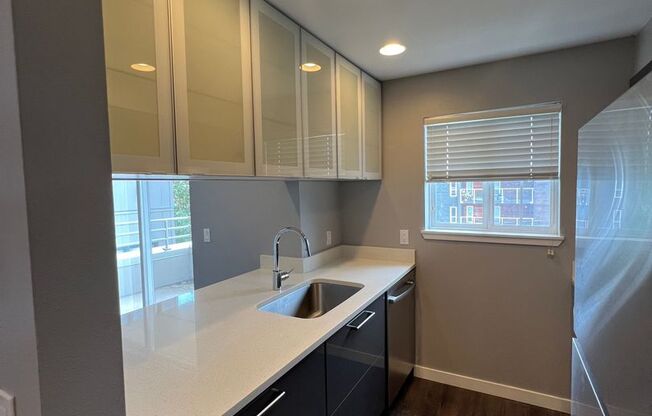 1 bed, 1 bath, 750 sqft, $2,295, Unit 403