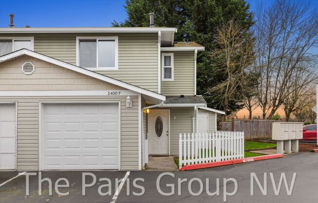 Delightful Double Suite TH *So Walkable! Updated, XL Backyard, Grg+2Pkg Spaces