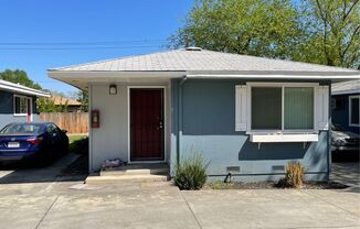 2 Bedroom, 1 Bath, 950 sqft. Cottage in Sacramento for Rent.