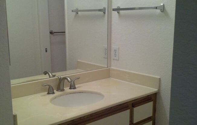 2 beds, 2 baths, $2,600