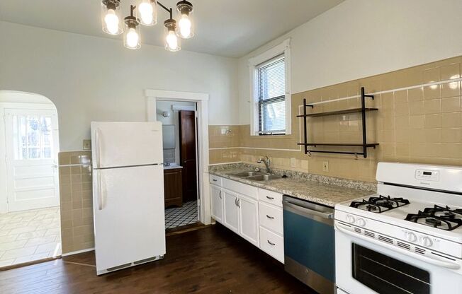 1 bed, 1 bath, $1,375