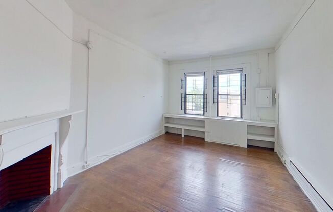 1 bed, 1 bath, 700 sqft, $1,349, Unit 42-3