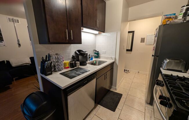 1 bed, 1 bath, 750 sqft, $1,595, Unit 1111H-404