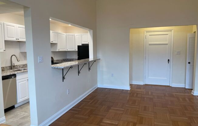 1 bed, 1 bath, 768 sqft, $2,450, Unit Royal York 1106