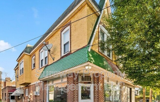 139 E PLUMSTEAD AVE