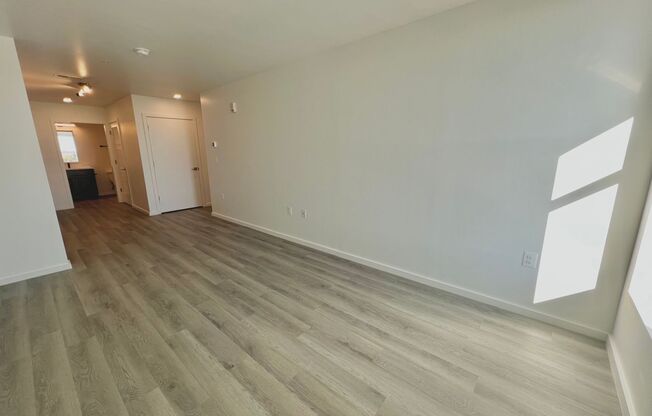 Studio, 1 bath, 450 sqft, $1,330, Unit 503