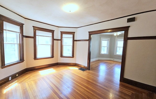 11 BARTON ST