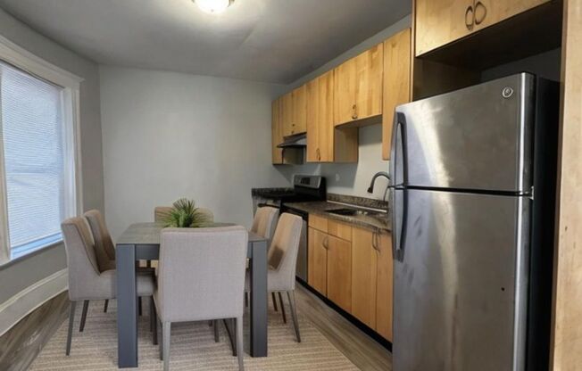 2 beds, 1 bath, 800 sqft, $2,125, Unit 12-1F