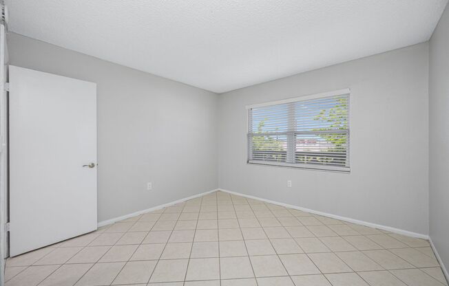 2 beds, 1 bath, 850 sqft, $1,500, Unit C212