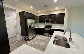 2425 W BRONCO BUTTE TRL 