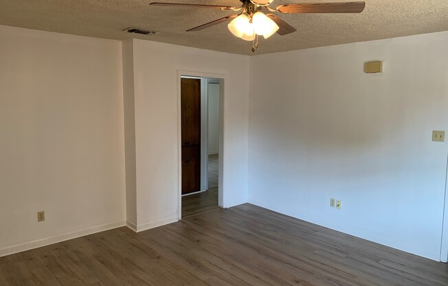 2 beds, 1 bath, 850 sqft, $775, Unit 209