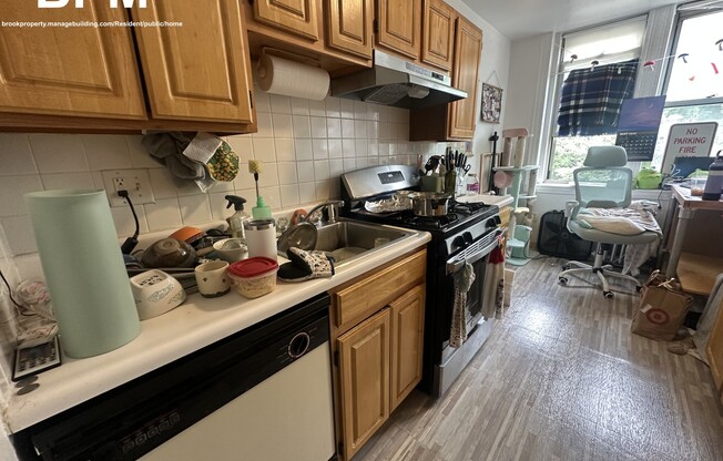 1 bed, 1 bath, $2,500, Unit 23