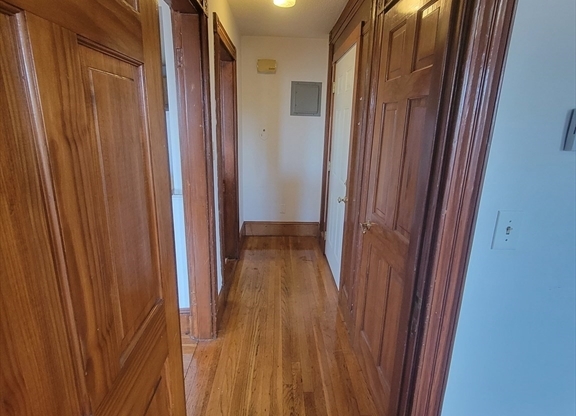 1 bed, 1 bath, 900 sqft, $2,300, Unit 3