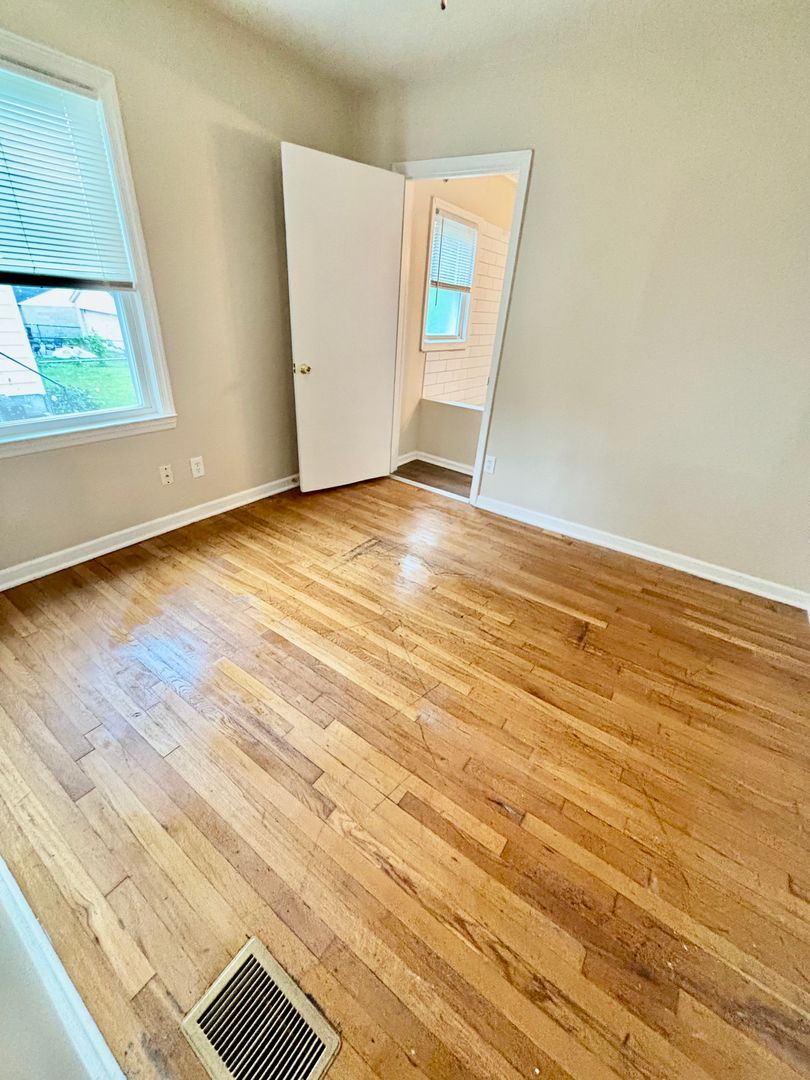 The "More Room to Roam" House: 4 Beds, 2 Baths, Plus a Bonus Space for All Your Dreams!