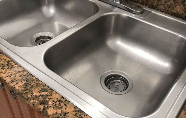 3 beds, 2 baths, 1,079 sqft, $2,900, Unit 13820-205