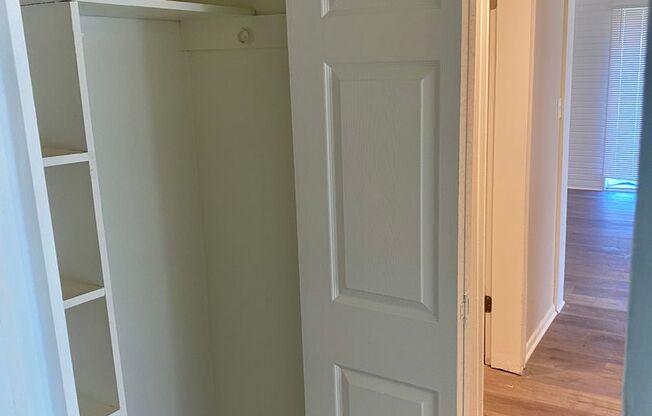 2 beds, 1 bath, 846 sqft, $1,015, Unit 45A-R