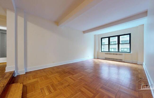 2 beds, 1 bath, $7,200, Unit 5C