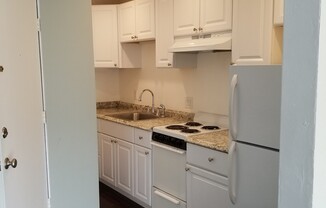 Studio, 1 bath, 420 sqft, $1,795, Unit 74-18