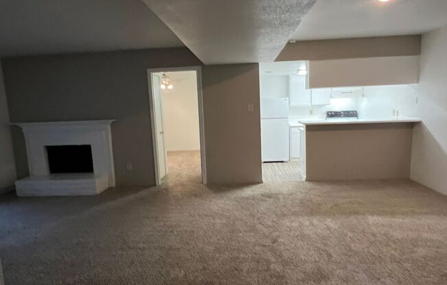 2 beds, 2 baths, 1,003 sqft, $1,050, Unit 0911