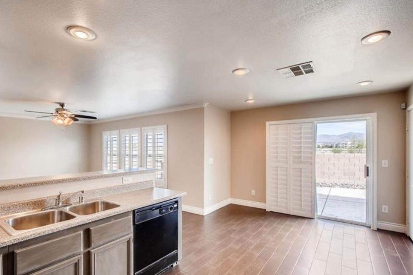 FAMILY FUN AND ENTERTAINMENT CENTRAL