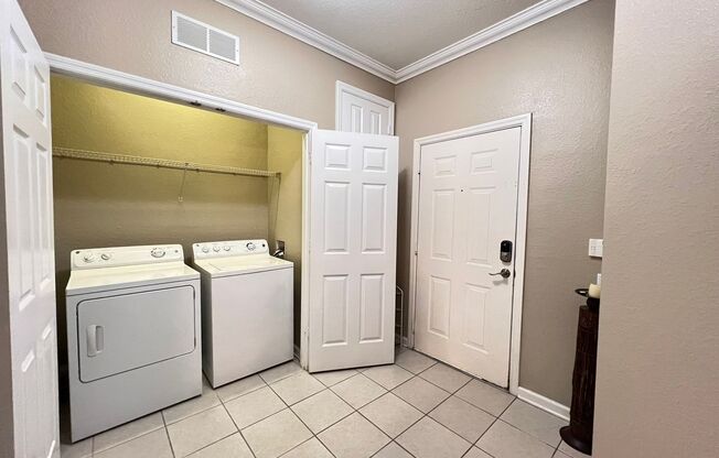 The perfect home waiting for you! FULLY FURNISHED!!