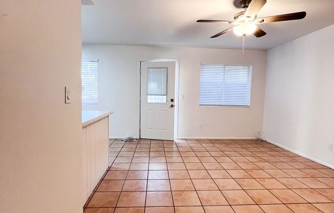 2 beds, 1 bath, 800 sqft, $1,425