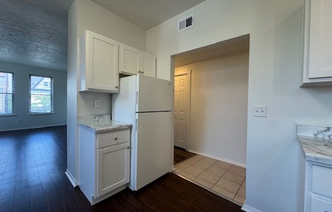 3 beds, 1 bath, 1,120 sqft, $2,250, Unit 732 S. Millvale Ave. #B6