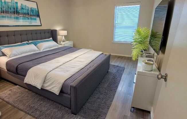 2 beds, 1 bath, 900 sqft, $1,321, Unit LAW11-116