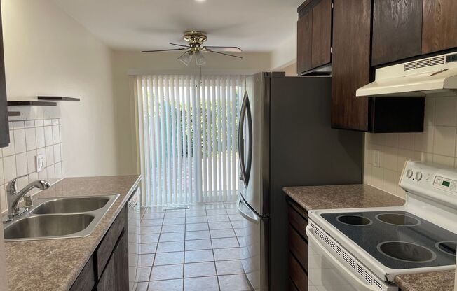 2 beds, 1 bath, $2,695