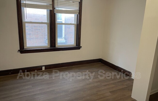 3954 LEXINGTON AVE