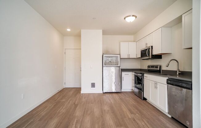 1 bed, 1 bath, 655 sqft, $1,395, Unit 210