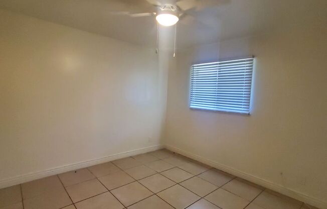 2 beds, 1 bath, 800 sqft, $1,195, Unit 03