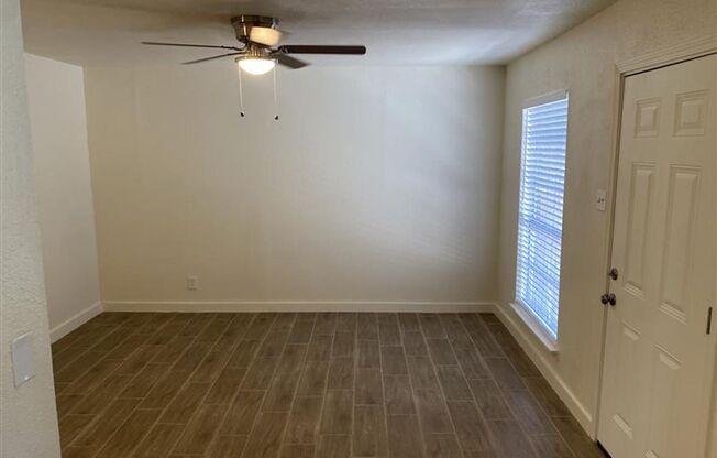 3/1 Townhouse with covered parking