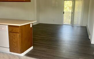 1 bed, 1 bath, $1,050, Unit 28