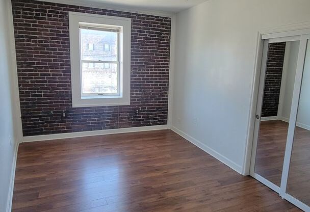 2 beds, 1 bath, 1,016 sqft, $2,650, Unit Suite 202