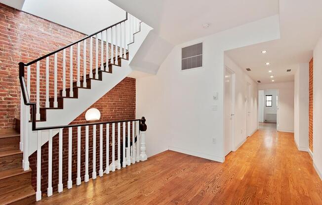 860 LEXINGTON AVE