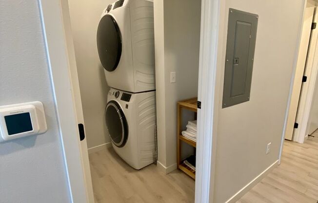 Studio, 1 bath, 365 sqft, $1,015, Unit 221