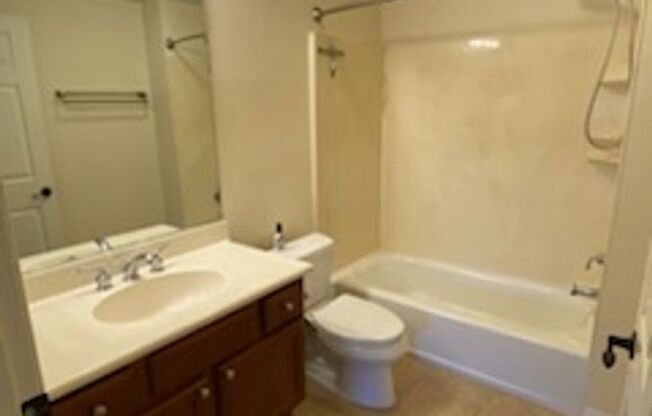 2 beds, 2 baths, $2,900, Unit # 56