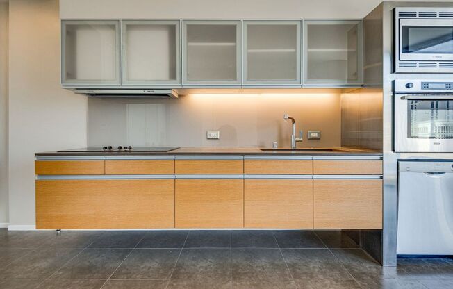 1 bed, 1 bath, $3,100, Unit # 1407