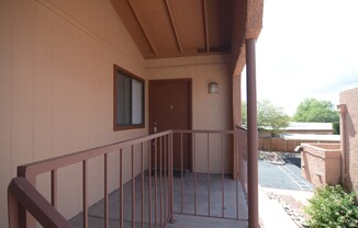 Recently Remodeled 2 Bedroom 2 Bath Condo! Close to the U of A!