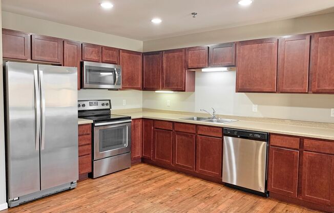 2 beds, 2 baths, 958 sqft, $1,275, Unit 419