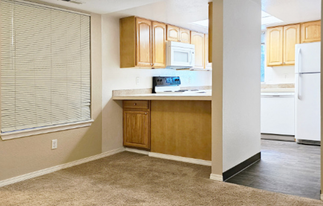 1 bed, 1 bath, 645 sqft, $1,495, Unit A-21