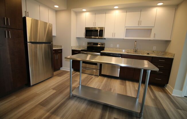 2 beds, 2 baths, 826 sqft, $1,895, Unit APT 615