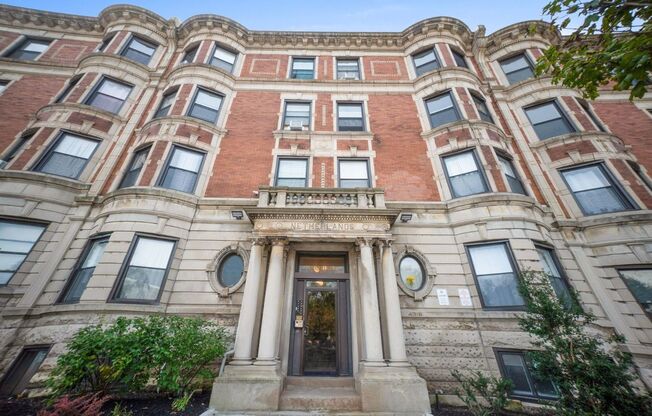 2 beds, 1 bath, $1,695, Unit E Building 310R