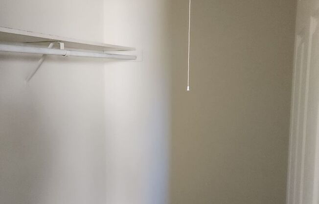 3 beds, 1.5 baths, 1,100 sqft, $1,500, Unit 3247