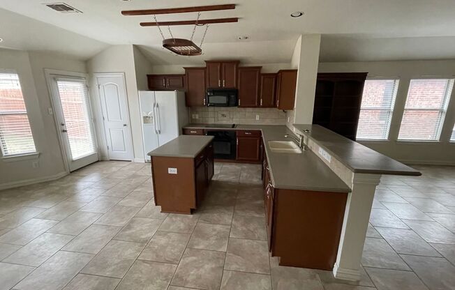 3 beds, 2 baths, $1,800